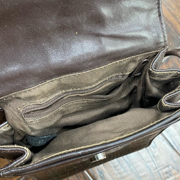 Brighton Brown leather Snakeskin like textured Crossbody One world charm - Picture 5 of 7